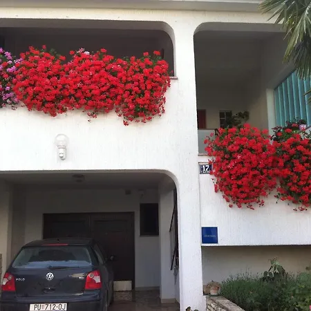 Ornela Apartamento *