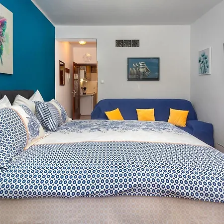 Ornela Apartment Porec